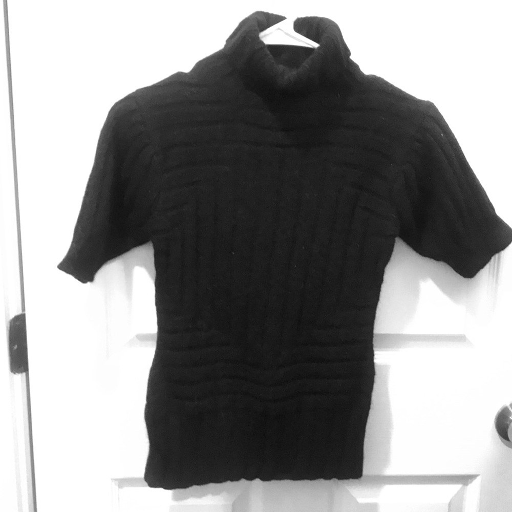 Chic black crew neck sweater